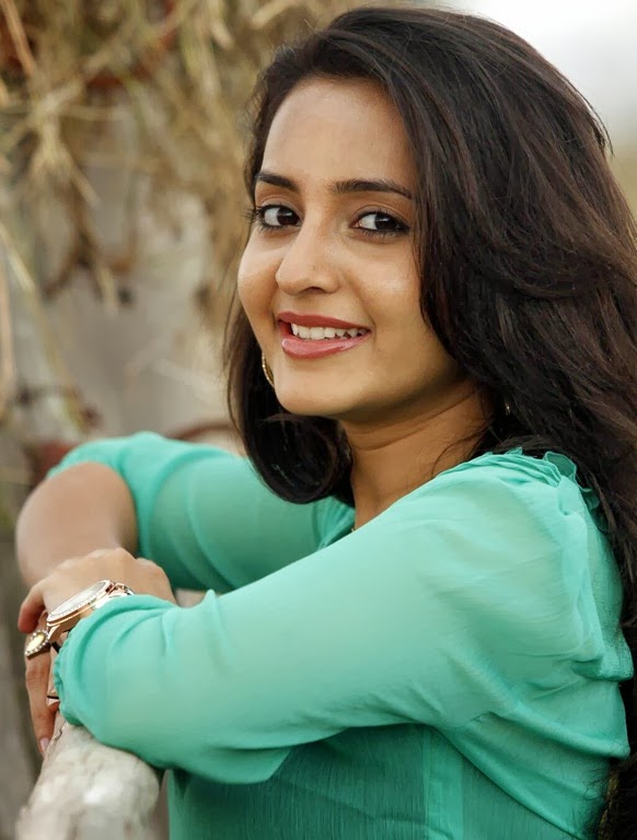 [Bhama_gorgeous_photo%255B3%255D.jpg]