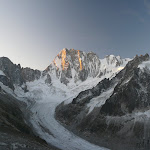 Lev� de soleil sur les Grandes Jorasses