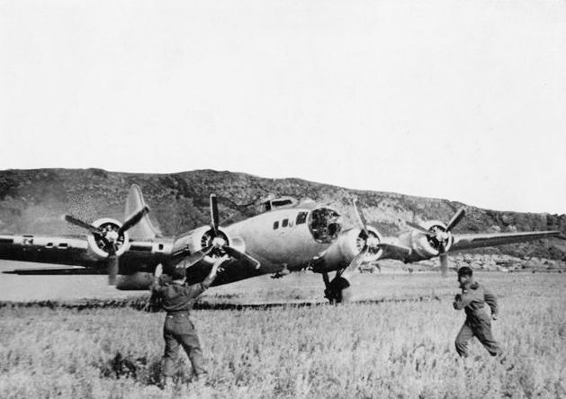 [Chegada-da-RAF-em-1943.jpg]