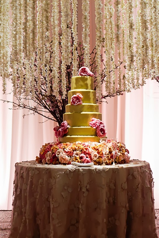 [cake-southern-wedding-gold-cake-bell%255B2%255D.jpg]