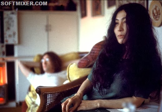 [Yoko-Ono-e-John-Lennon_main_image_object%25282%2529%255B15%255D.jpg]