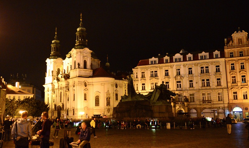 [Prague-at-Night383.jpg]