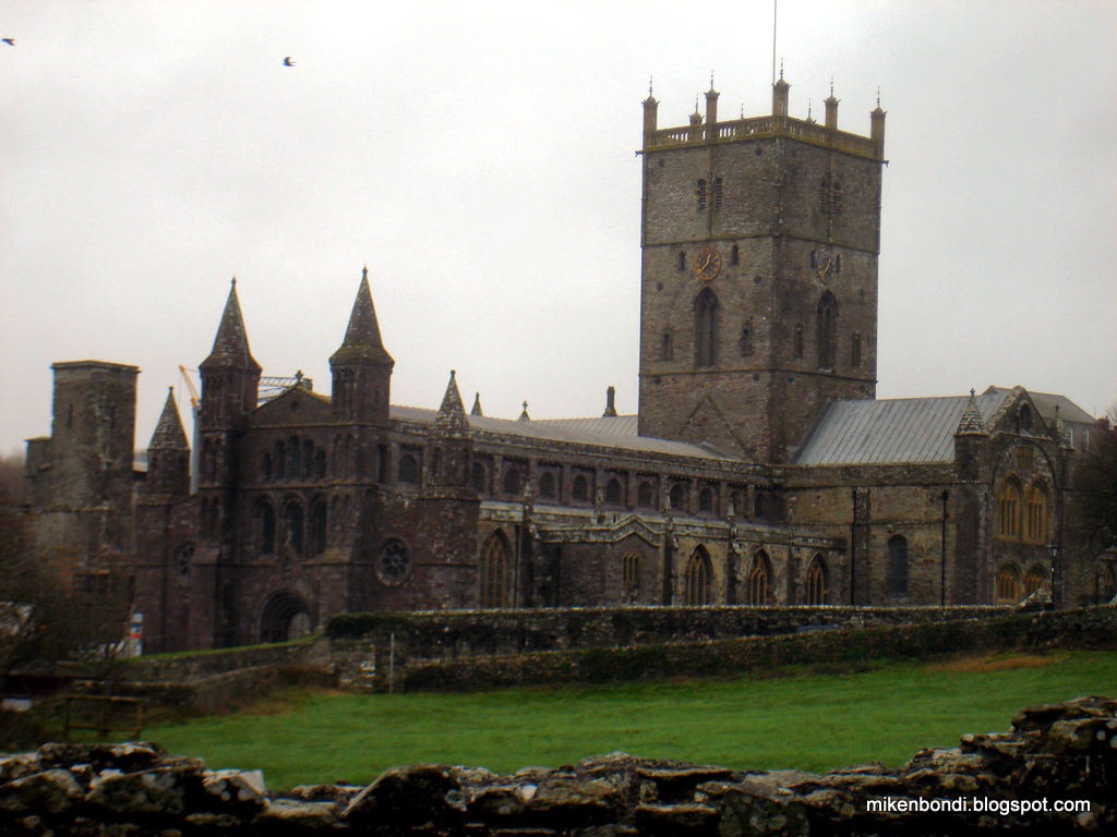 [St-Davids-Cathedral-Wales-23.jpg]