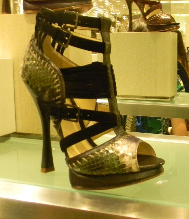 [Alexandre%2520Birman%2520Shoe%2520w%2520mini%2520ShoesNBooze%255B4%255D.jpg]