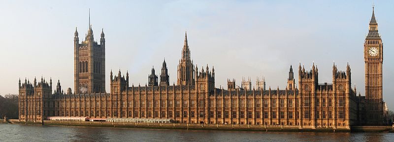 [800px-London_Parliament_2007-13.jpg]