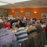Na de fabrieksrondleiding krijgen we een warme lunch. Dat noemen wij thuis avondeten! Heerlijk en uitgebreid. Zelfs de flinke eters komen hier prima aan hun trekken. Vanavond kan het wel wat minder.
