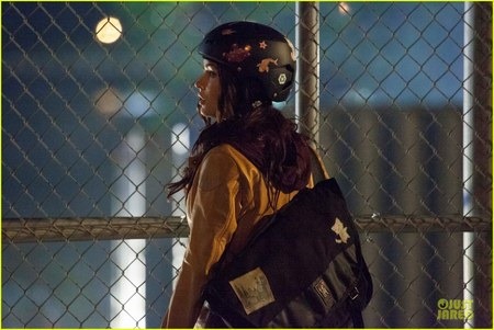 April O'Neil Spies on the Foot Clan in Teenage Mutant Ninja Turtles Set Photos 05