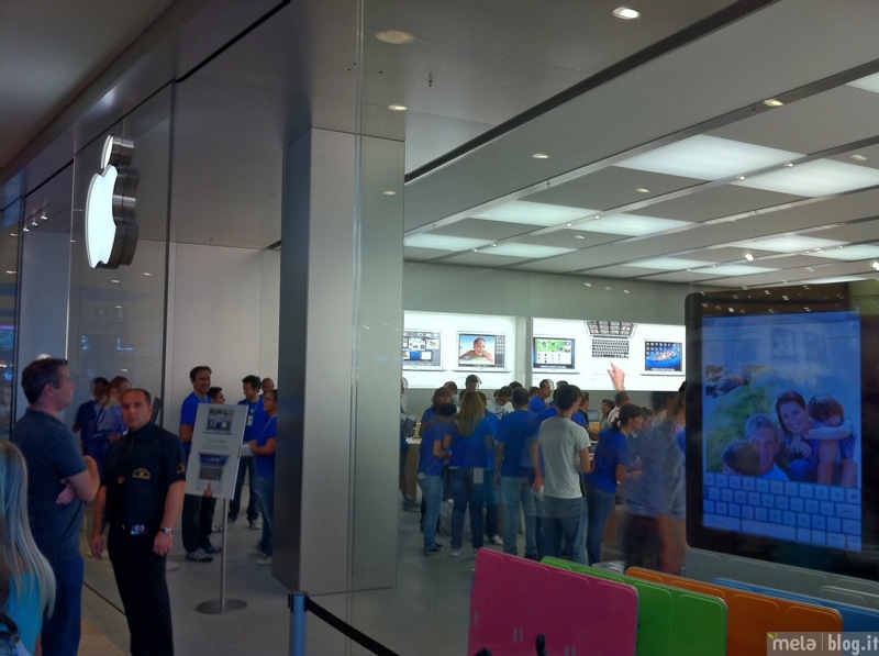 Big applestorecampaniainaugurazione 00