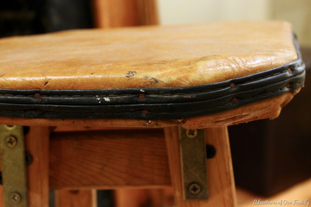 [stool%2520close%2520up%255B3%255D.jpg]