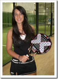 Cristina Rodriguez jugadora del equipo NOX Campeona Cántabra de Pádel 2011.q