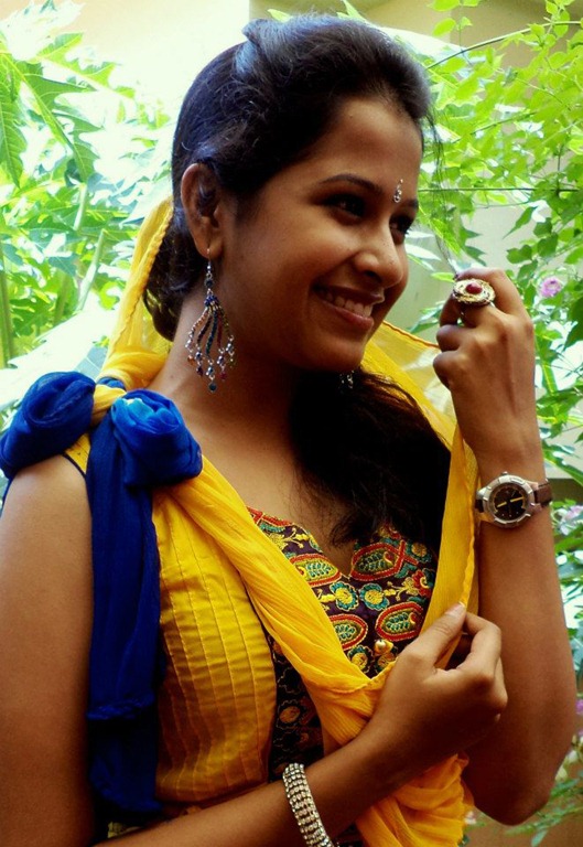 [actress_sadhika_venugopal_beautiful_photos%255B3%255D.jpg]