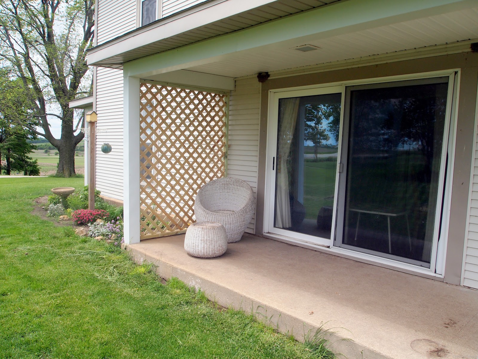 [Build%2520a%2520Custom%2520Trellis%2520using%2520pre-made%2520lattice%2520%257BSawdust%2520and%2520Embryos%257D%255B3%255D.jpg]