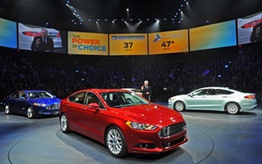 2013-Ford-Fusion-reveal-three-up-623x389