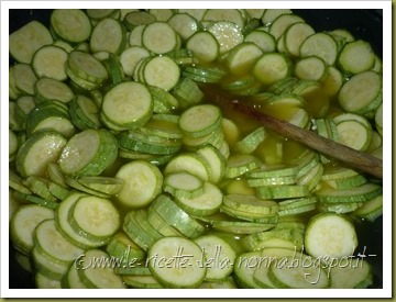 Zucchine in salamoia (5)