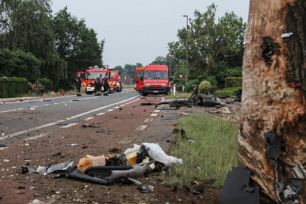 Audi-S8-Accident-6%25255B2%25255D.jpg