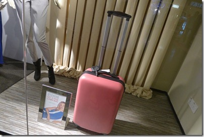 free Mango hand luggage free Mango hand luggage