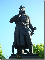 220px-Saint-Louis_statue-Aigues-Mortes