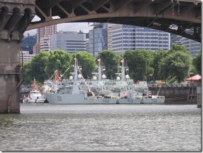 IMG_7012 HMCS Saskatoon (MM 709), HMCS Brandon (MM 713) and HMCS Nanaimo (MM 702) in Portland, Oregon on June 10, 2007