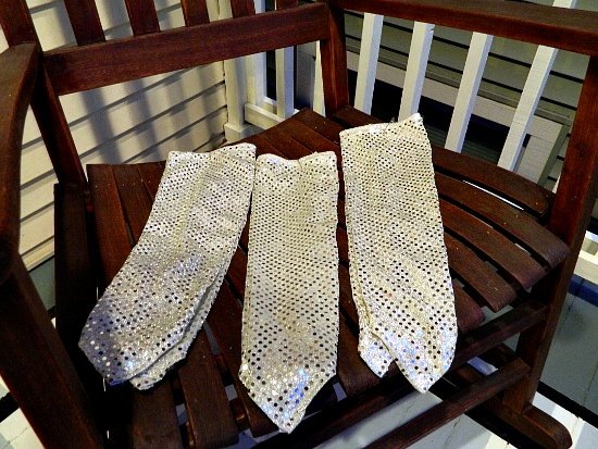 [sew%2520sequin%2520gloves%25204%255B4%255D.jpg]