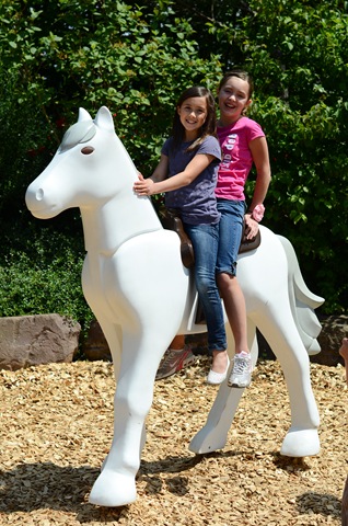 [Katie%2520Hanna%2520on%2520horse%255B3%255D.jpg]