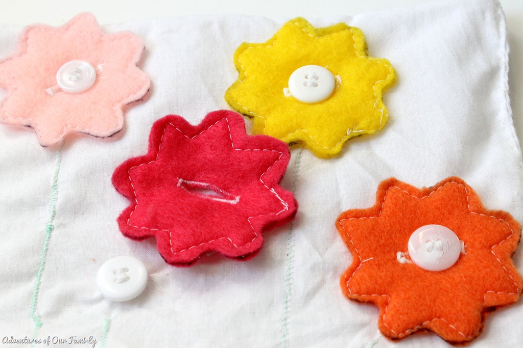 [Felt%2520quiet%2520book%2520flowers%2520buttons%255B4%255D.jpg]