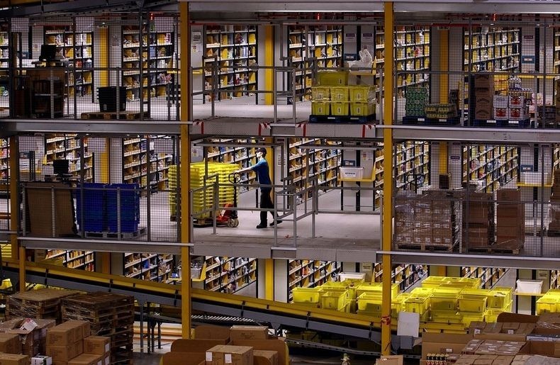 amazon-warehouse-4 amazon-warehouse-4