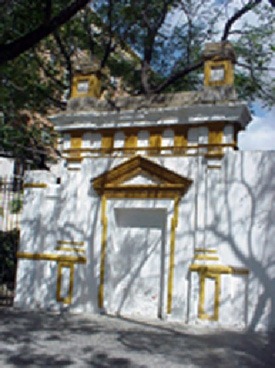 [Sevilla-Monumental-Avda--Eduardo-Dat.jpg]