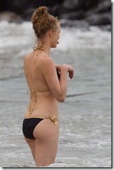 dollys-from-holly.blogspot.com_Yvonne Strahovski_02