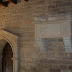 Tomba situada a l'interior del Claustre del Monestir