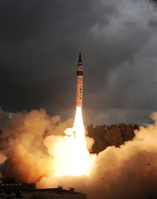 Agni-5-Ballistic-Missile-DRDO-India-01-R