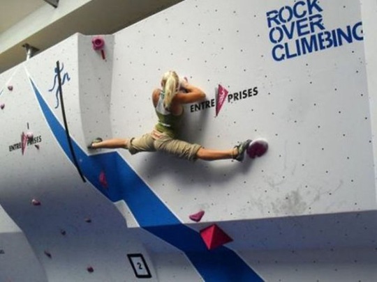 [girls-rock-climbing-21%255B2%255D.jpg]