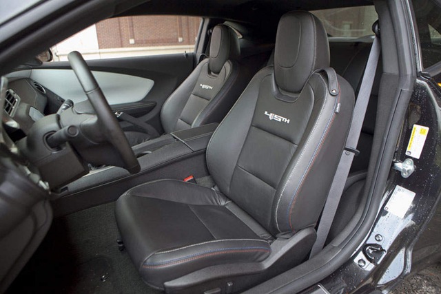 [2012-Chevrolet-Camaro-Front-Seats%255B2%255D.jpg]