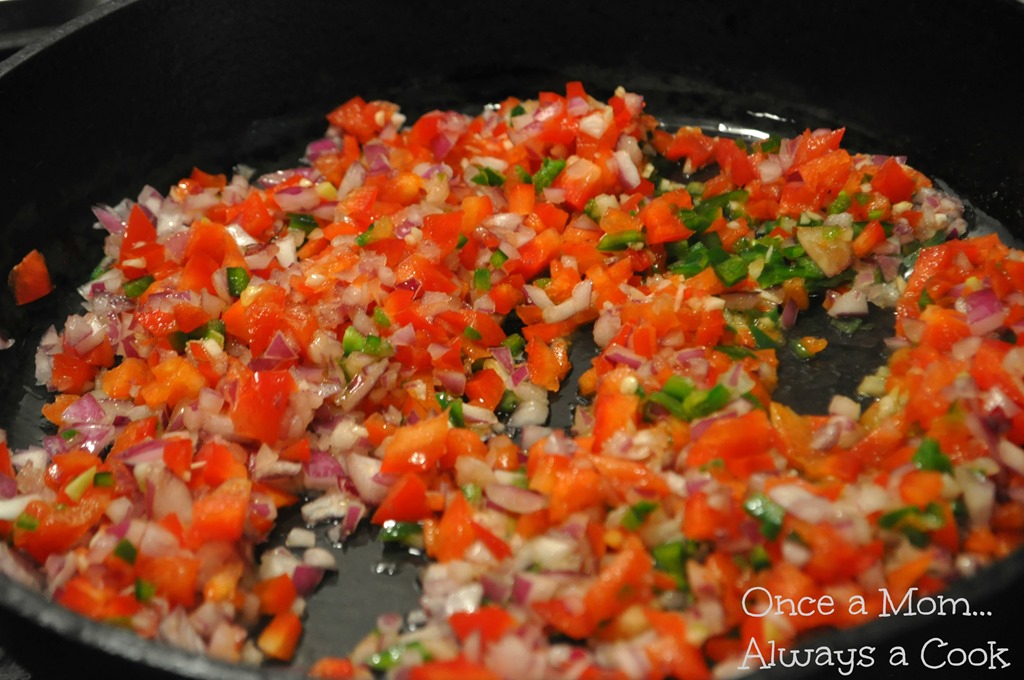 [red%2520peppers%252C%2520red%2520onion%252C%2520garlic%252C%2520jalapeno%255B5%255D.jpg]