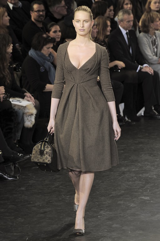 [LouisVuittonFall2010karolinakurkova4.jpg]