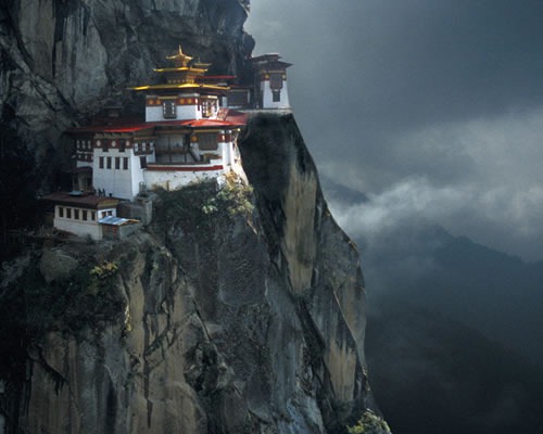 [tigers-nest-monastery4.jpg]