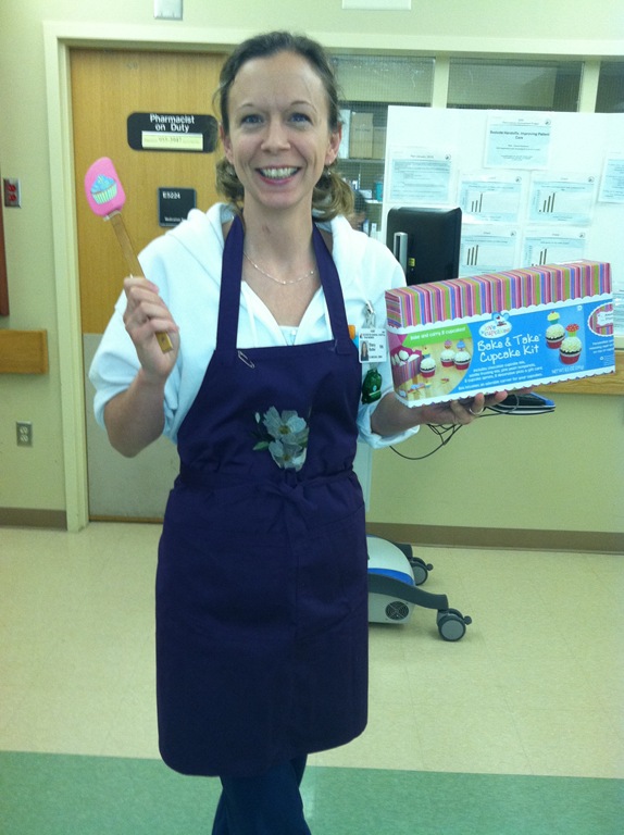 [cupcake%2520prize%255B3%255D.jpg]