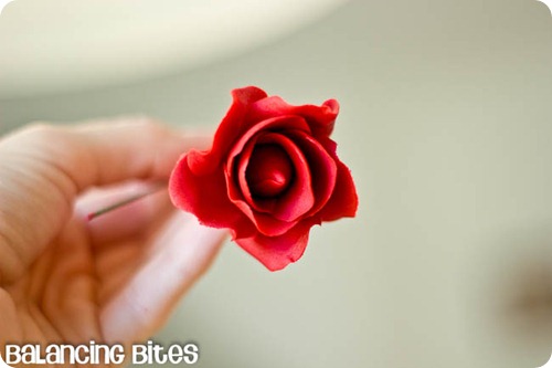 How to make gum paste roses (13)