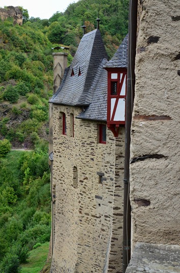 [Burg-Eltz-339.jpg]