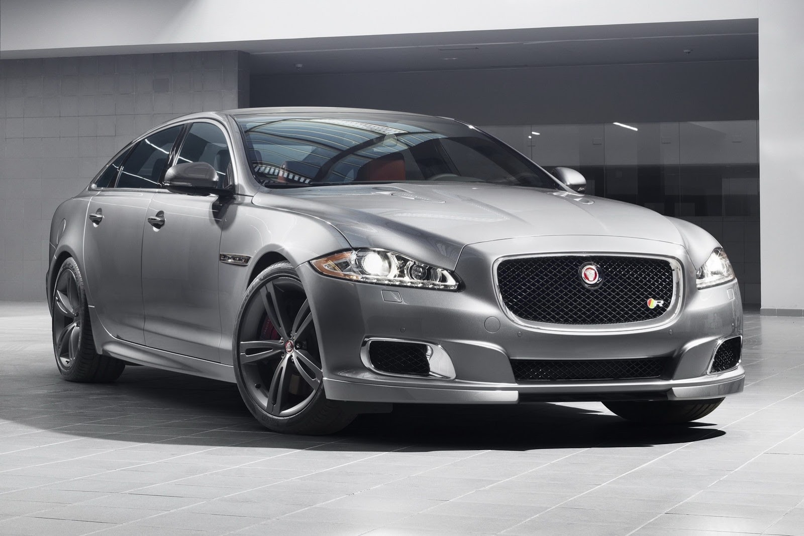 [2014-Jaguar-XJ-R-1%255B3%255D.jpg]