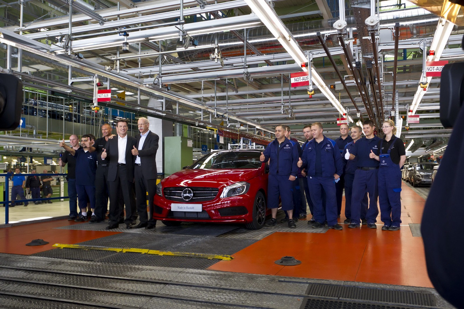 [2013-Mercedes-A-Class-3%255B2%255D.jpg]