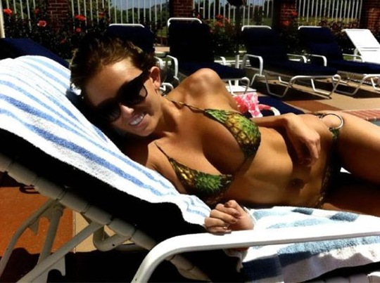 [sexy%2520paulina%2520gretzky%2520twitter%252019%255B2%255D.jpg]