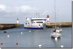 Arrivée du dernier bateau. Arrivée du dernier bateau.