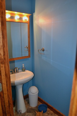 [moved%2520in%2520half%2520bathroom%25201%255B3%255D.jpg]