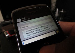 SMS status paket BlackBerry Indosat di handset BlackBerry Curve 3G