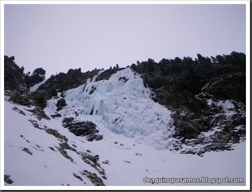 Cascada Mamporros para todos 100m WI4 ,III 90º (Aigualluts, Benasque, Pirineos) (Isra) 3187