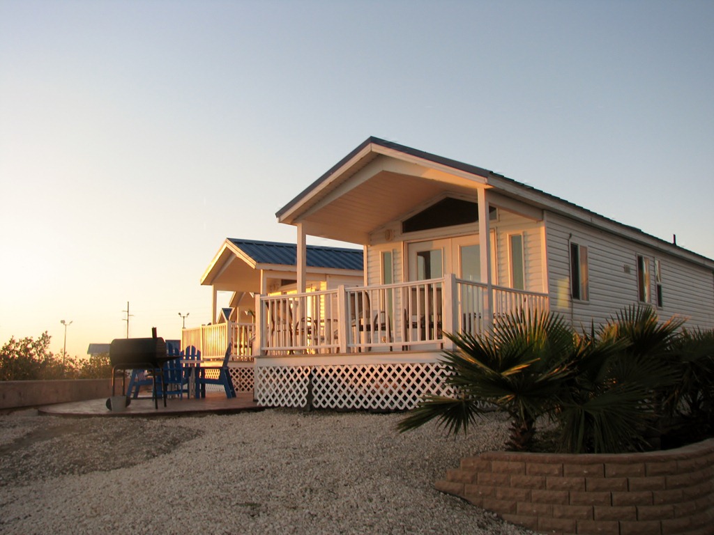 [6774%2520Texas%252C%2520South%2520Padre%2520Island%2520-%2520KOA%2520Kampground%2520-%2520Waterfront%2520Deluxe%2520Cabins%255B3%255D.jpg]