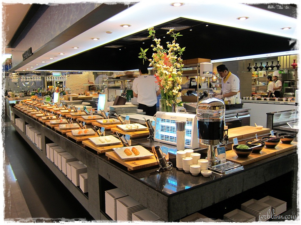 [sushi%2520area.jpg]