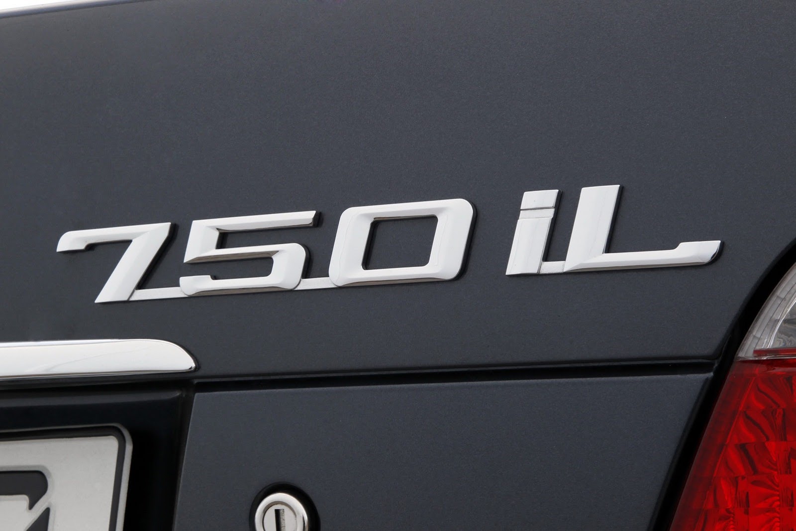 [BMW-V12-7-Series-20%255B2%255D.jpg]