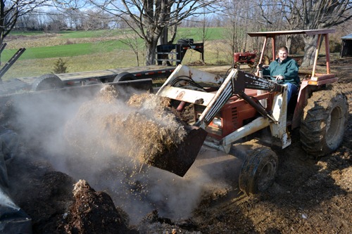 [scoop%2520full%2520of%2520silage%255B3%255D.jpg]