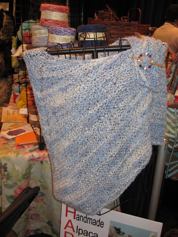 [20111203ARFiberArtsEx602.jpg]